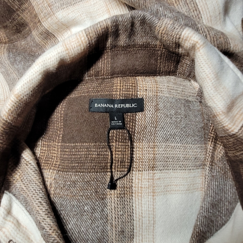 New Banana Republic Long Button up Flannel with pockets - Picture 5 of 7
